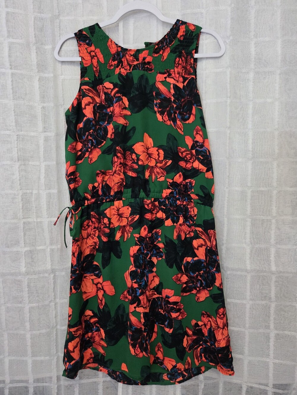 Vince Camuto Sleeveless Green Floral Print Dress with Red-Orange Blooms